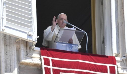 O Papa no Angelus: é bom se tornar rico, mas rico segundo Deus - Jornal O São Paulo