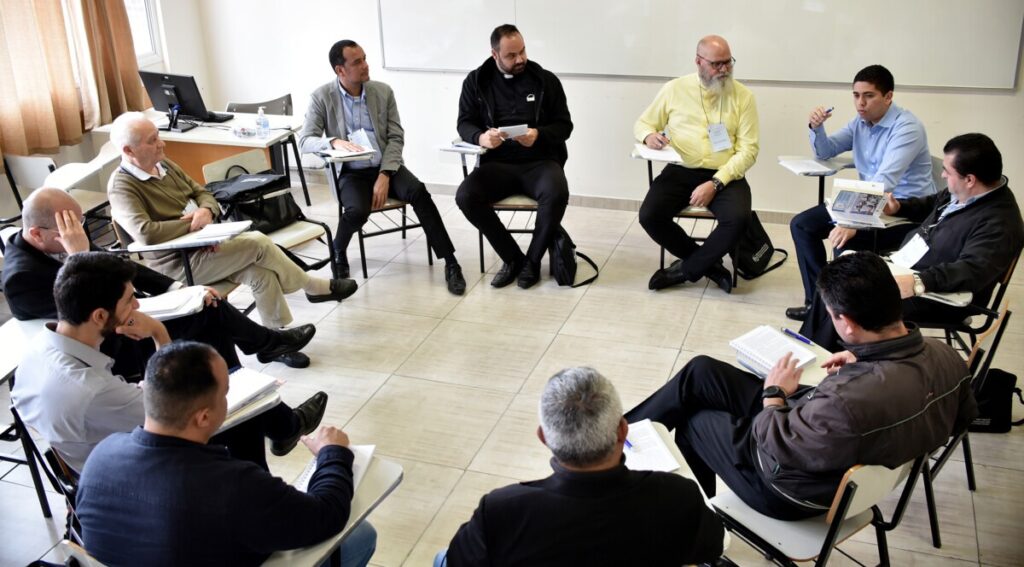 Membros da assembleia sinodal começam a elaborar propostas para práticas pastorais e de evangelização - Jornal O São Paulo