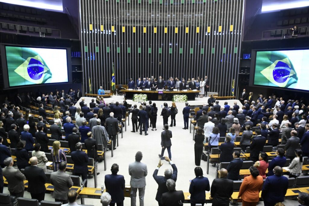 O Brasil vai às urnas - Jornal O São Paulo