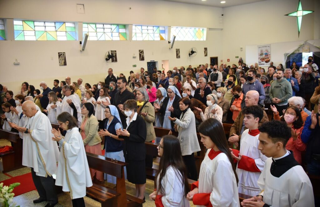 Há 50 anos, fiéis testemunham a fé, a esperança e a caridade na Paróquia Santa Cruz - Jornal O São Paulo