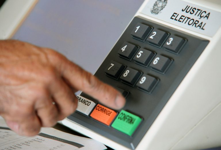 Brasileiros voltam às urnas para o 2º turno da eleição presidencial - Jornal O São Paulo