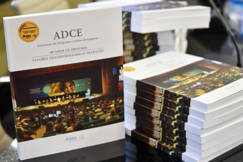 Livro comemorativo conta os 60 anos da história da ADCE no Brasil - Jornal O São Paulo