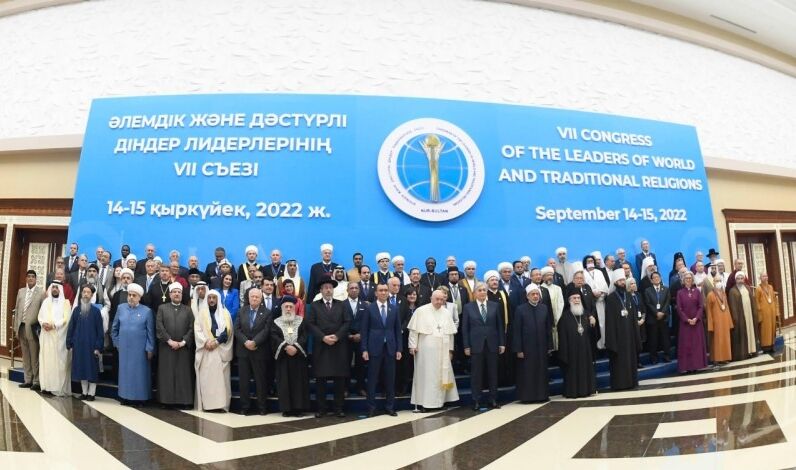 Francisco vai ao Cazaquistão e busca promover a paz, o diálogo e a unidade - Jornal O São Paulo