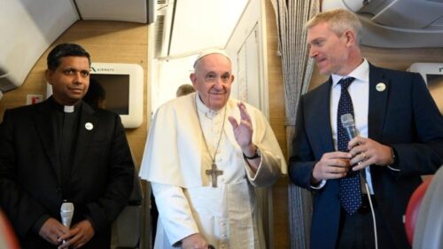 Francisco vai ao Cazaquistão e busca promover a paz, o diálogo e a unidade - Jornal O São Paulo