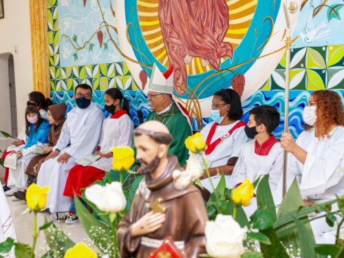 Na Brasilândia, fiéis celebram o padroeiro da Paróquia São Francisco de Assis - Jornal O São Paulo
