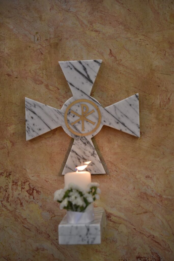 Cardeal Scherer dedica Igreja Nossa Senhora do Rosário de Pompeia e seu novo altar - Jornal O São Paulo