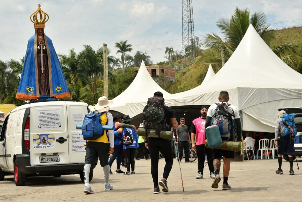 No caminho da fé, romeiros encontram ponto de apoio até a chegada a Aparecida - Jornal O São Paulo