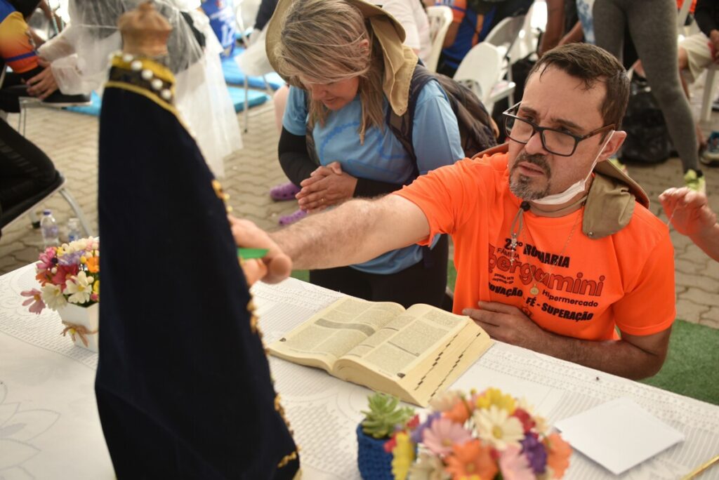 No caminho da fé, romeiros encontram ponto de apoio até a chegada a Aparecida - Jornal O São Paulo