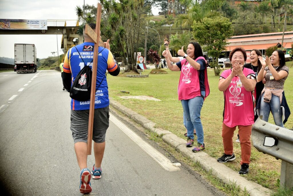 No caminho da fé, romeiros encontram ponto de apoio até a chegada a Aparecida - Jornal O São Paulo