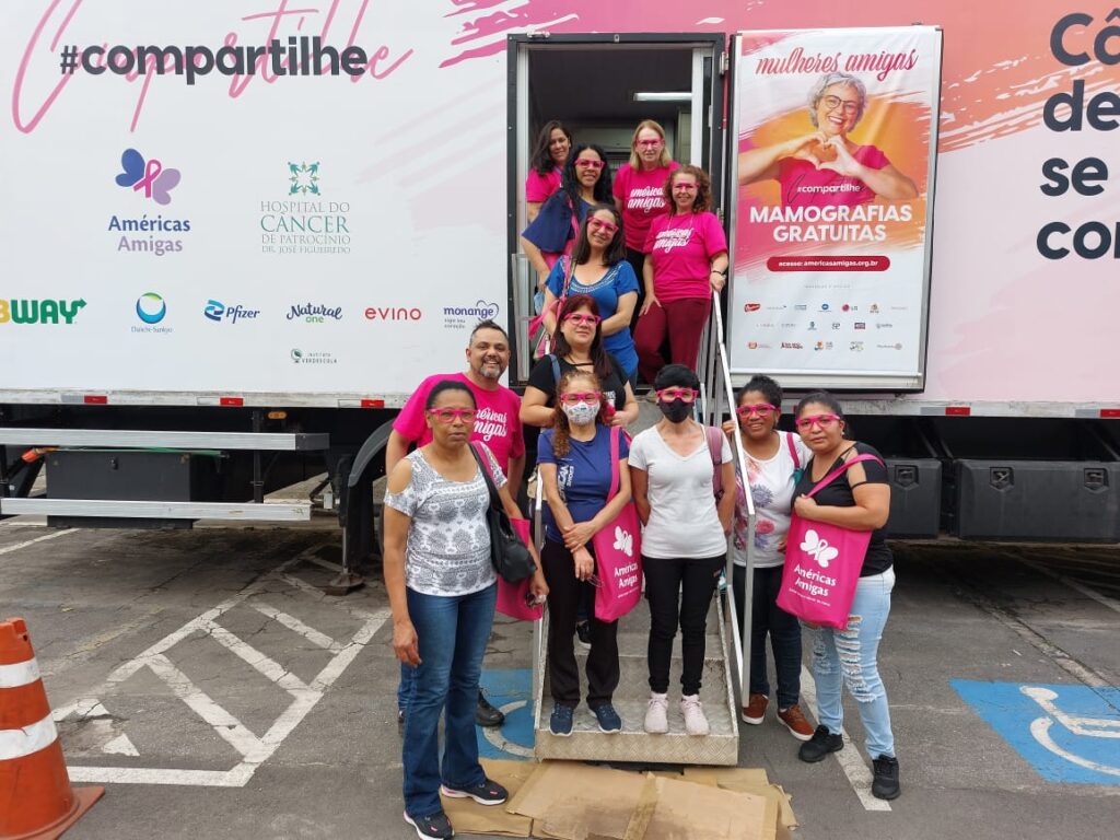 Na luta contra o câncer de mama, a informação e a solidariedade salvam vidas - Jornal O São Paulo