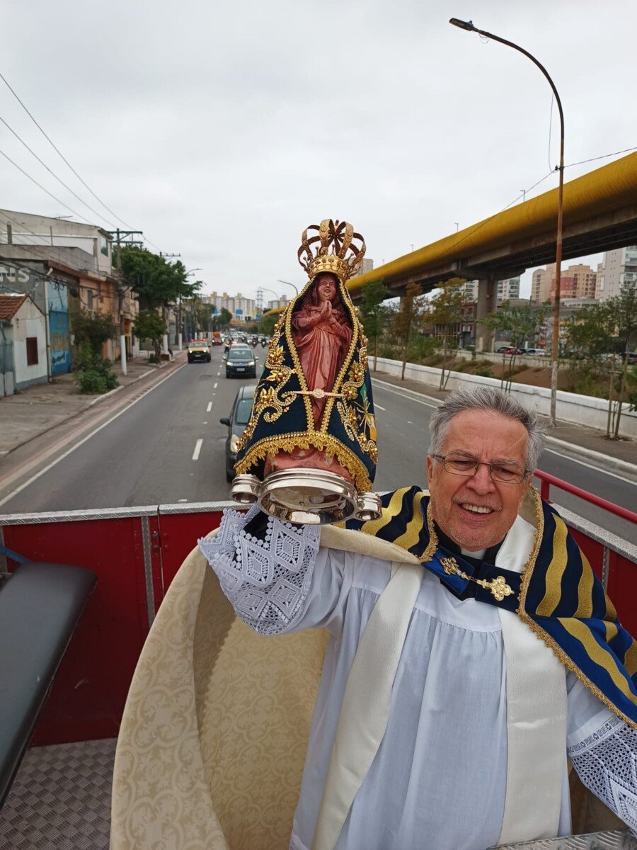 Devotos vão à Ponte do Piqueri venerar a imagem peregrina de Nossa Senhora Aparecida - Jornal O São Paulo