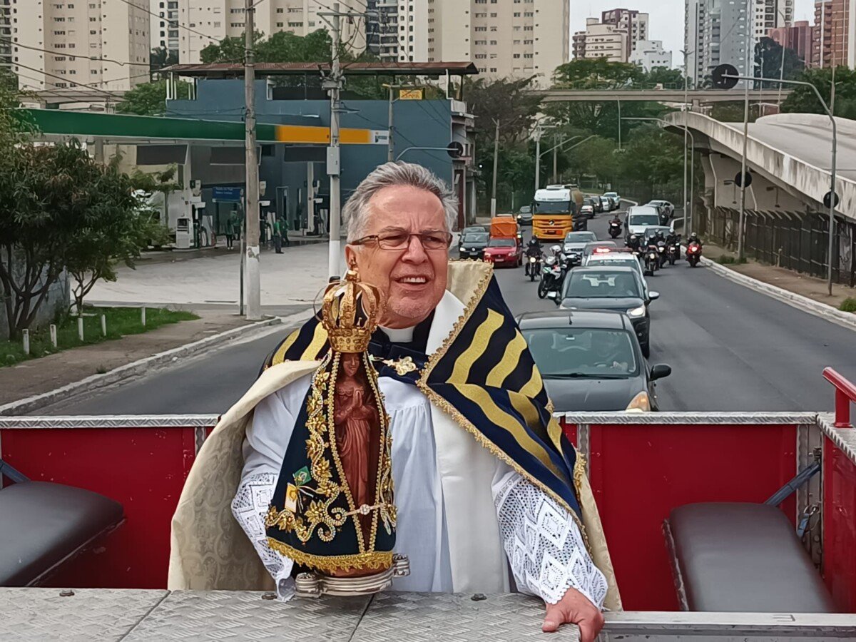 Devotos vão à Ponte do Piqueri venerar a imagem peregrina de Nossa Senhora Aparecida - Jornal O São Paulo