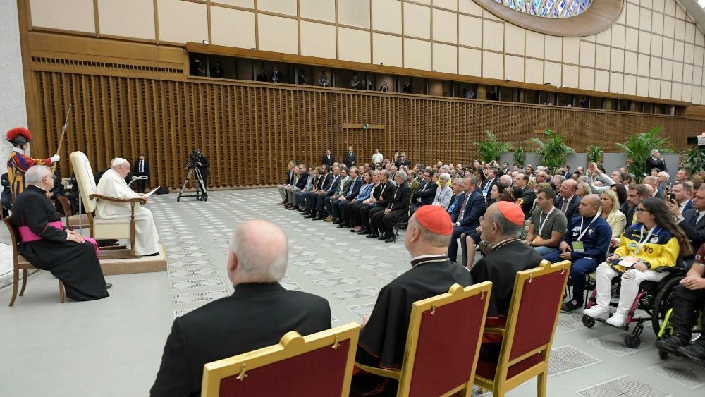 Papa: o esporte é gerador de comunidade, não de business e de lucro - Jornal O São Paulo