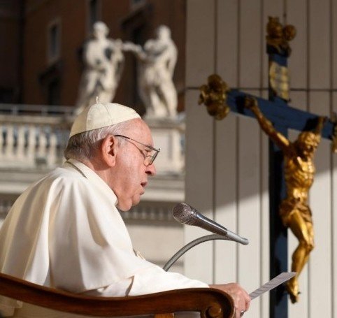 Solidariedade de Francisco com a Ucrânia e Nigéria atingida por enchentes - Jornal O São Paulo
