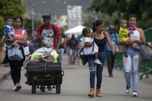 EUA e México anunciam plano conjunto para conter migrantes venezuelanos - Jornal O São Paulo