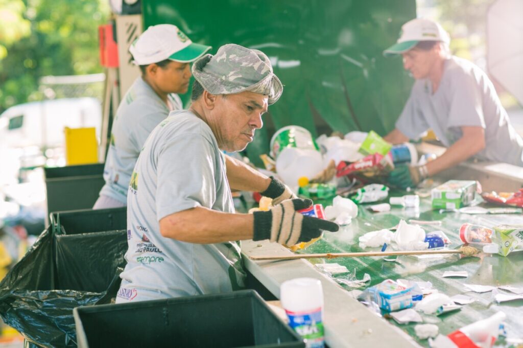 Reciclagem, atenção às pessoas e oportunidade de negócios - Jornal O São Paulo