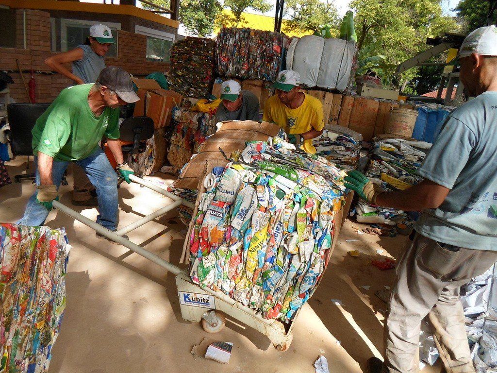 Reciclagem, atenção às pessoas e oportunidade de negócios - Jornal O São Paulo