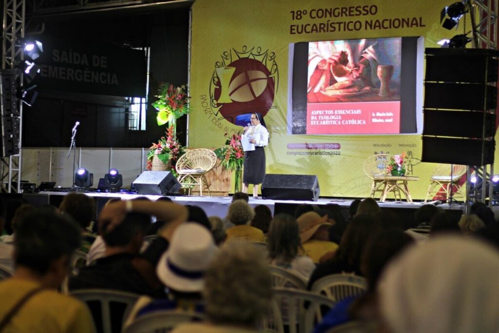 Católicos testemunham para o Brasil que a Igreja vive da Eucaristia - Jornal O São Paulo