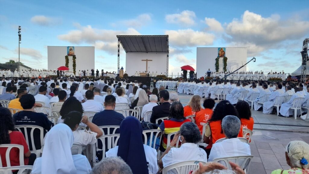 Católicos testemunham para o Brasil que a Igreja vive da Eucaristia - Jornal O São Paulo