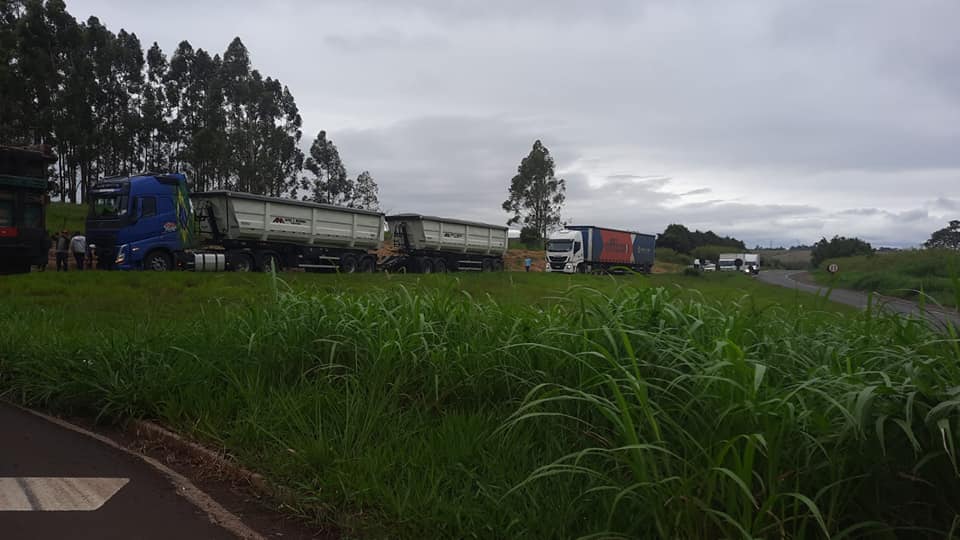 Ministros do STF ratificam decisão de Moraes para desbloqueio de vias interditadas por caminhoneiros - Jornal O São Paulo