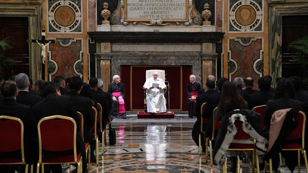 O Papa: estar com Jesus e sair para anunciá-lo, este é o sentido da nossa vida - Jornal O São Paulo