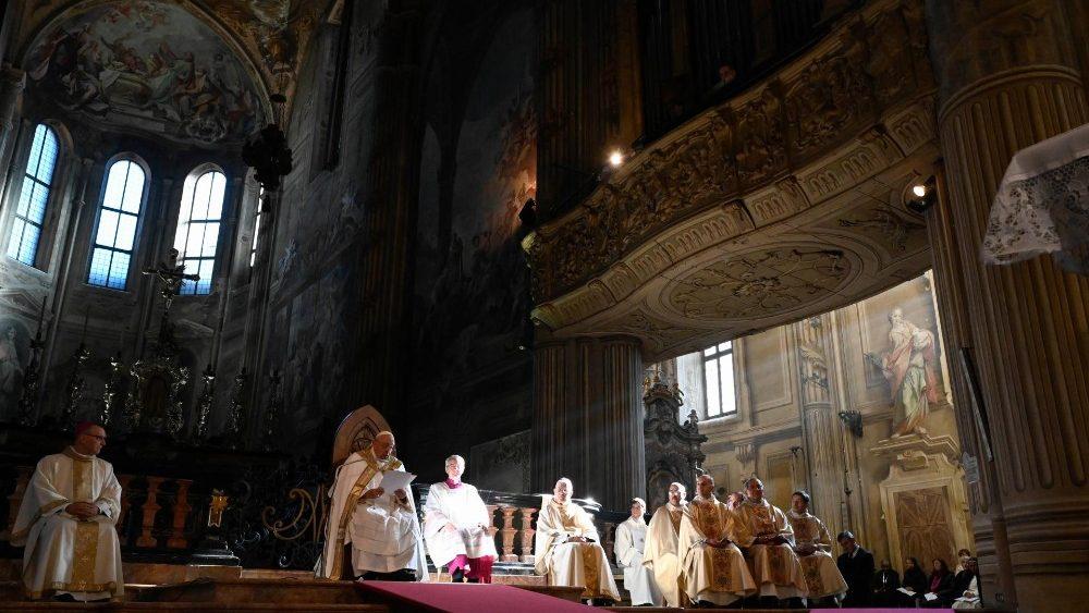 Papa em Asti: Jesus, Rei que nos abraça, mesmo com as nossas misérias - Jornal O São Paulo