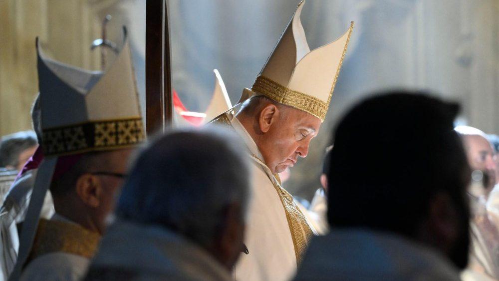 Papa em Asti: Jesus, Rei que nos abraça, mesmo com as nossas misérias - Jornal O São Paulo