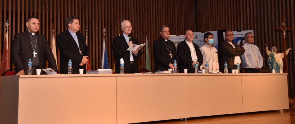 Participantes votam nas propostas finais do relatório geral do 1° sínodo arquidiocesano - Jornal O São Paulo