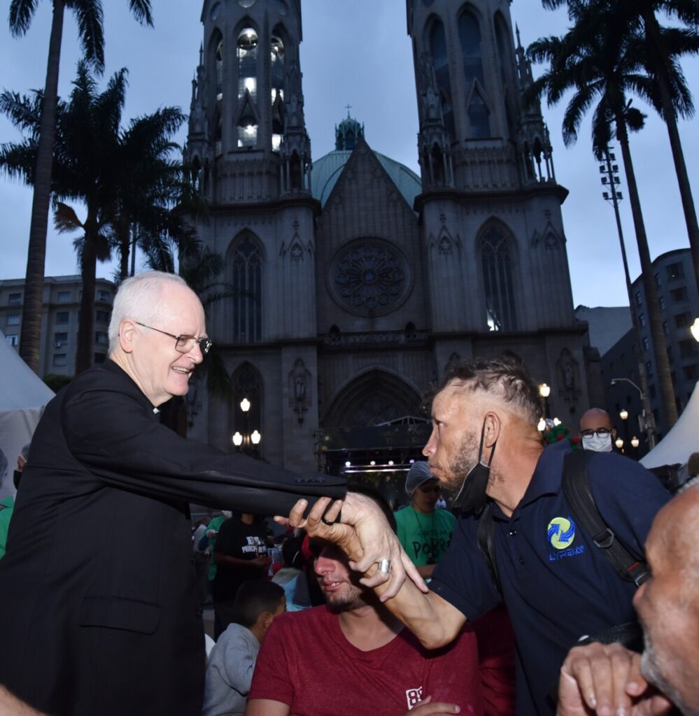 No Natal dos Pobres, a solidariedade acalenta os ‘irmãos da rua’ - Jornal O São Paulo