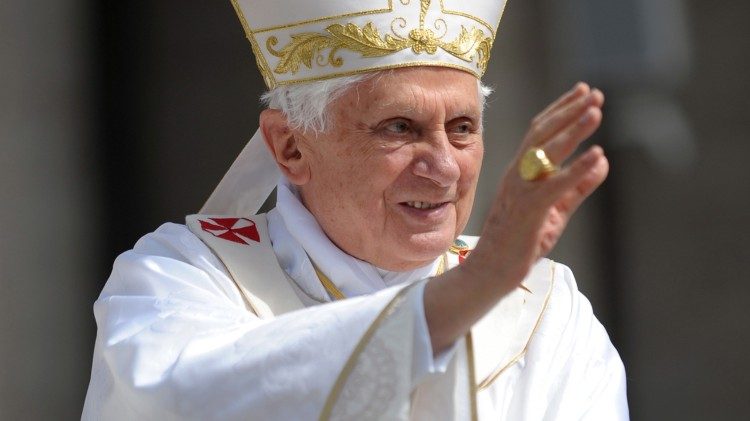 Estado de saúde de Bento XVI continua grave, mas situação é estável - Jornal O São Paulo