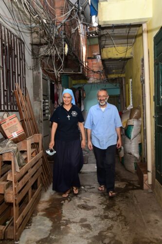 Novas comunidades evangelizam e são sinal de esperança para os mais pobres - Jornal O São Paulo