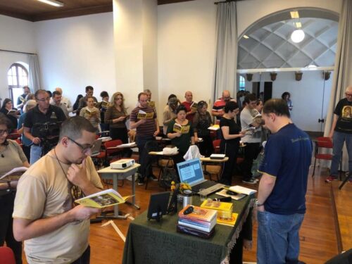 Movimento da Transfiguração oferece o curso de extensão ‘Escola de Oração para Jovens’ - Jornal O São Paulo