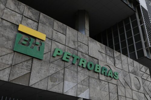 Petrobras aumenta preço de venda de gasolina para as distribuidoras - Jornal O São Paulo