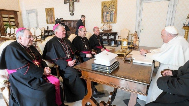 Papa Francisco recebe presidência da CNBB e grupo de assessores - Jornal O São Paulo