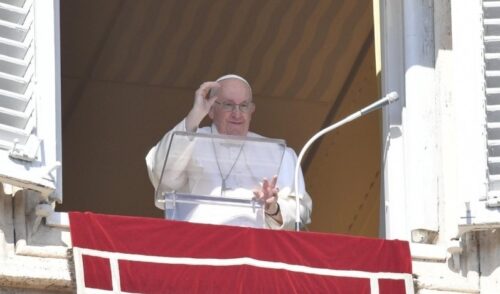 Papa: o amor dá sentido aos mandamentos, vai além da formalidade da Lei - Jornal O São Paulo