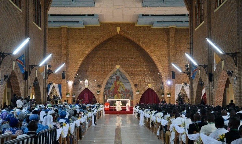 Papa: a vida consagrada é árida se ‘nos servirmos’ em vez de ‘servir’ - Jornal O São Paulo