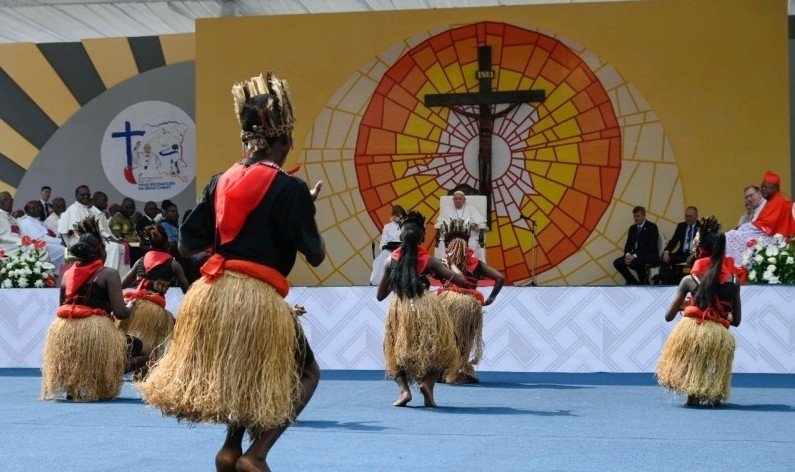 Papa aos jovens da RD Congo: das tuas mãos pode vir a paz que falta a este país - Jornal O São Paulo