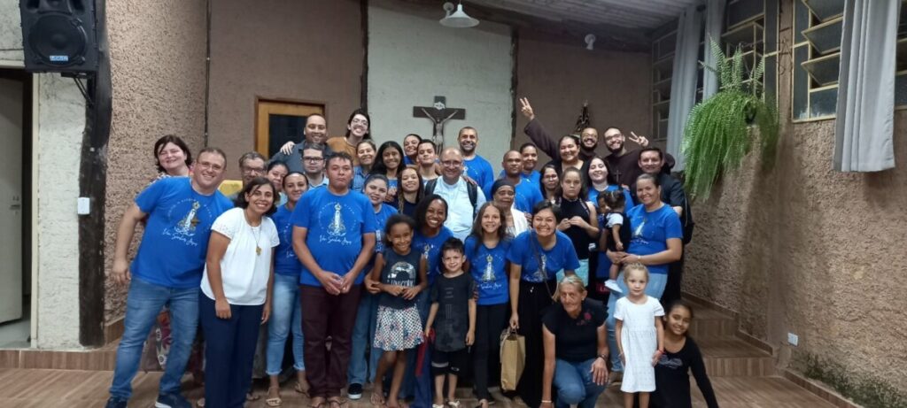 Dom Rogério visita a Comunidade do Moinho - Jornal O São Paulo