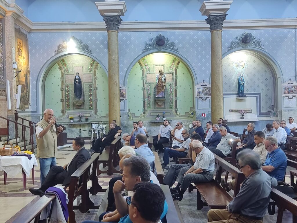 Clero atuante na Região Belém se reúne em celebração penitencial - Jornal O São Paulo