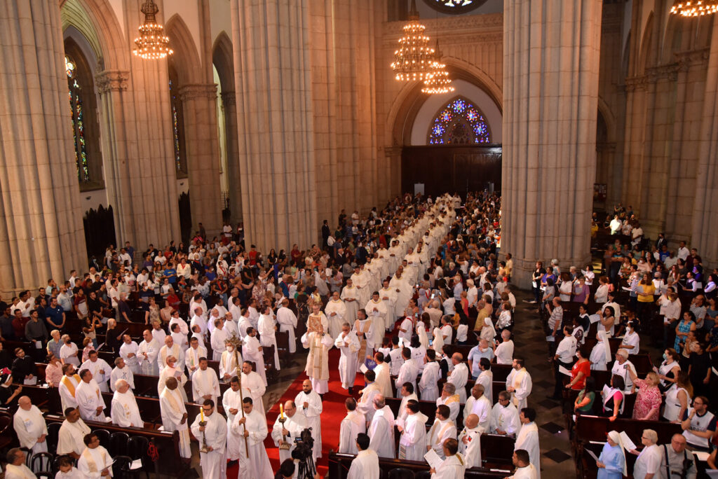 Na conclusão do sínodo, Cardeal Scherer exorta a uma profunda renovação missionária na Arquidiocese - Jornal O São Paulo