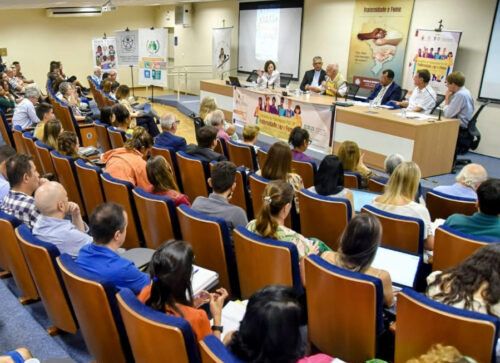 Em ato na PUC-SP, participantes lembram que a fome é fruto do egoísmo e da indiferença pessoal e governamental - Jornal O São Paulo