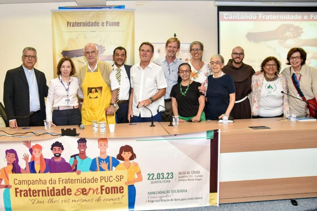 Em ato na PUC-SP, participantes lembram que a fome é fruto do egoísmo e da indiferença pessoal e governamental - Jornal O São Paulo