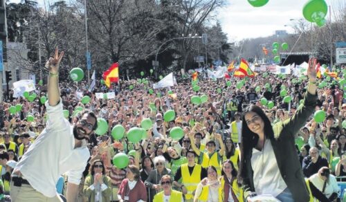 Manifestação a favor da vida leva 50 mil pessoas às ruas de Madri - Jornal O São Paulo
