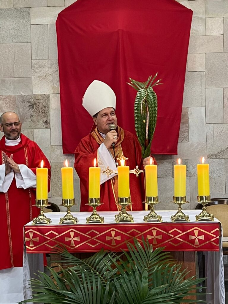 Fiéis saúdam Dom Ângelo por aniversário natalício - Jornal O São Paulo