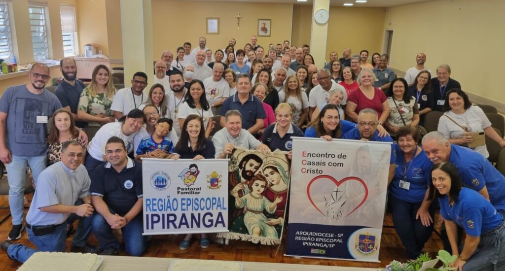 Fiéis saúdam Dom Ângelo por aniversário natalício - Jornal O São Paulo