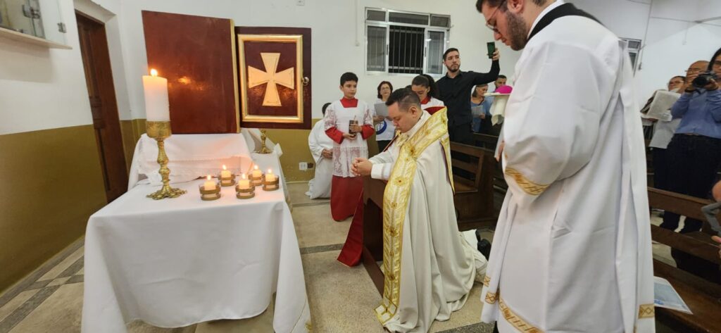 Dom Cícero preside celebrações do Tríduo Pascal em paróquias da Região Belém - Jornal O São Paulo