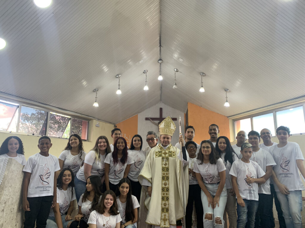 Região Belém: Fiéis participam de missas com crismas e da posse de pároco - Jornal O São Paulo
