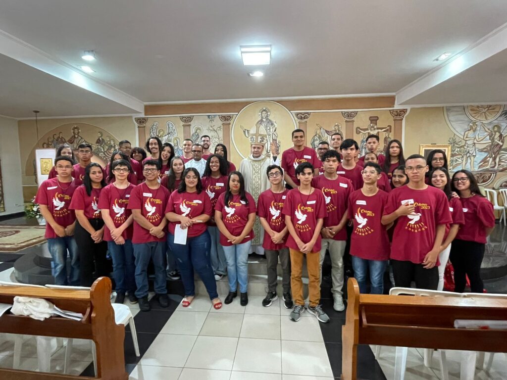 Região Belém: Fiéis participam de missas com crismas e da posse de pároco - Jornal O São Paulo