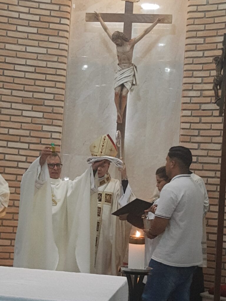 Região Belém: Fiéis participam de missas com crismas e da posse de pároco - Jornal O São Paulo