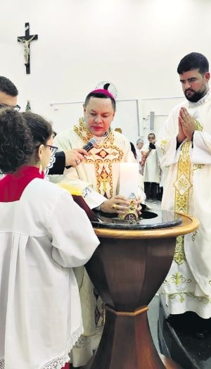Dom Cícero preside celebrações do Tríduo Pascal em paróquias da Região Belém - Jornal O São Paulo